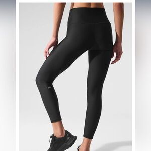 ALO Yoga Airlift XS Black Leggings 7/8 NWOT